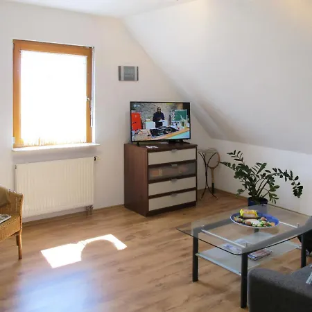 Hinze Apartment *